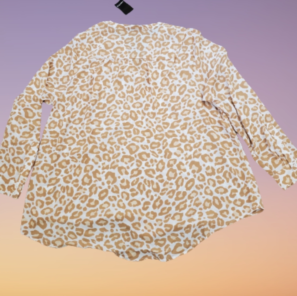 Torrid plus animal leopard print v neck top, 2X, beige - Picture 9 of 15